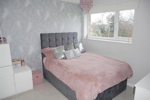 61 Ashdale Drive, Birmingham, B14 4TX