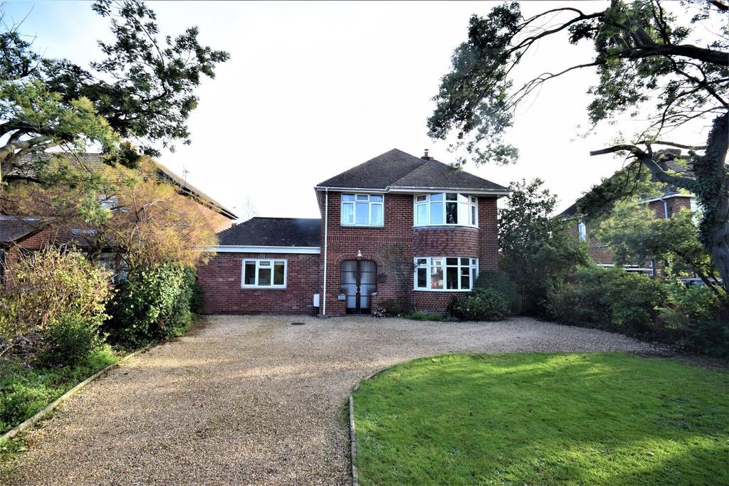 Marlborough Road, Ryde, PO33 1AB 4 bed detached house £479,950