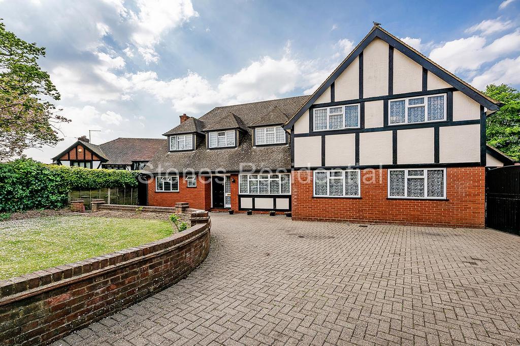Chiltern Avenue, Bushey Heath 4 bed house £1,200,000