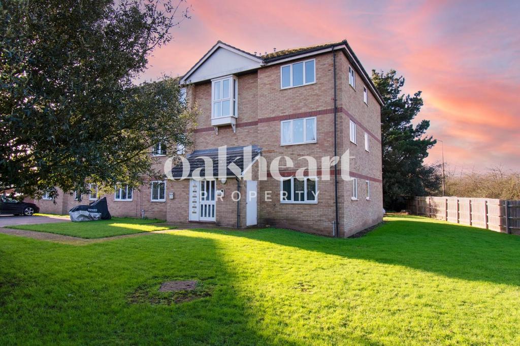 London Road, Marks Tey 2 bed apartment £150,000