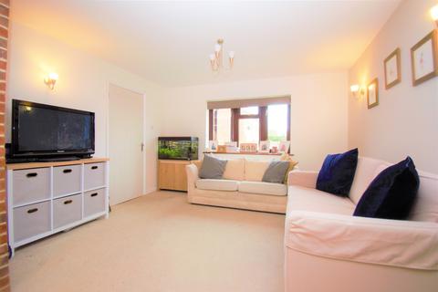 21 Spracklands, Dinton, Salisbury, SP3 5DY
