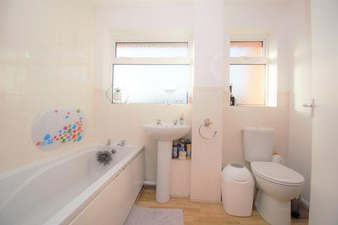 21 Spracklands, Dinton, Salisbury, SP3 5DY