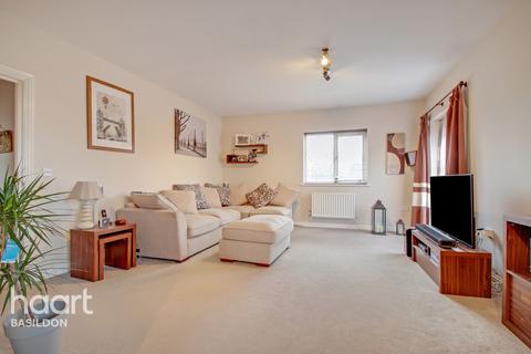 10 Beeston Courts, Laindon, Basildon, SS15 5FP