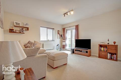 10 Beeston Courts, Laindon, Basildon, SS15 5FP