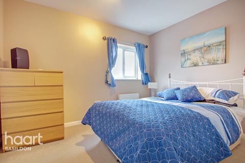 10 Beeston Courts, Laindon, Basildon, SS15 5FP