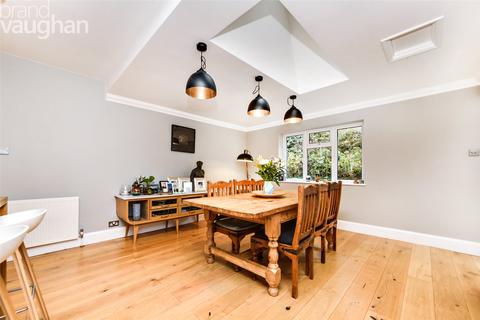 43 Withdean Crescent, Brighton, BN1 6WG