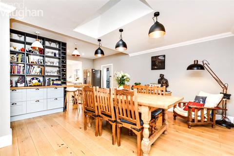 43 Withdean Crescent, Brighton, BN1 6WG