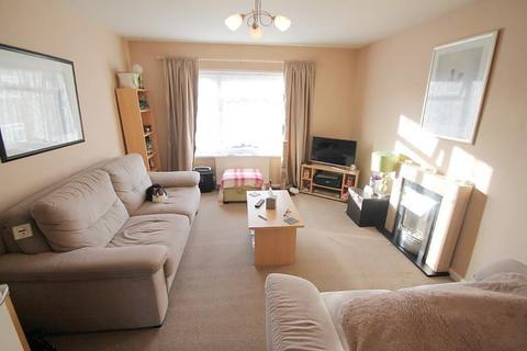 176 Whitley Close, Stanwell, Staines-upon-thames, TW19 7EY
