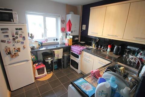 176 Whitley Close, Stanwell, Staines-upon-thames, TW19 7EY