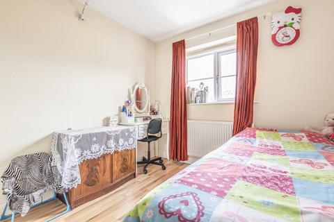 4 bedroom end of terrace house to rent, Havelock Road,  Wokingham,  RG41