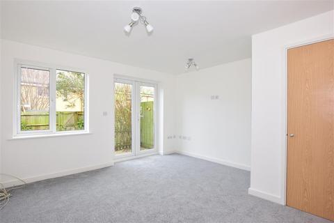 17 Robinson Way, Northfleet, Gravesend, DA11 9AB