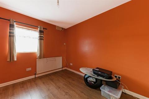 5 Eton Avenue, Hounslow, TW5 0HB