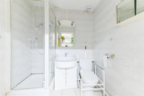 5 Eton Avenue, Hounslow, TW5 0HB