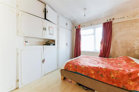 5 Eton Avenue, Hounslow, TW5 0HB