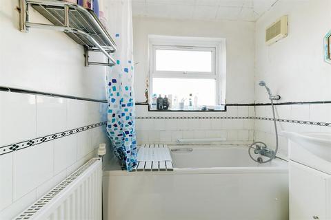 5 Eton Avenue, Hounslow, TW5 0HB