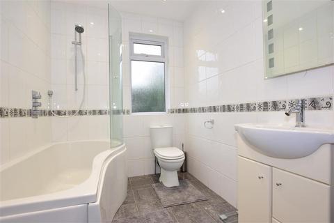 8 The Close, Dartford, DA2 7ES