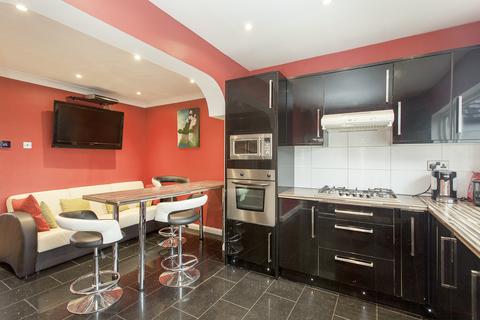80 Lily Gardens, Wembley, HA0 1DW