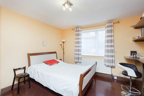 80 Lily Gardens, Wembley, HA0 1DW