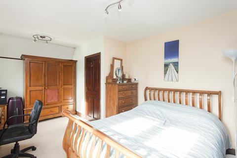 80 Lily Gardens, Wembley, HA0 1DW