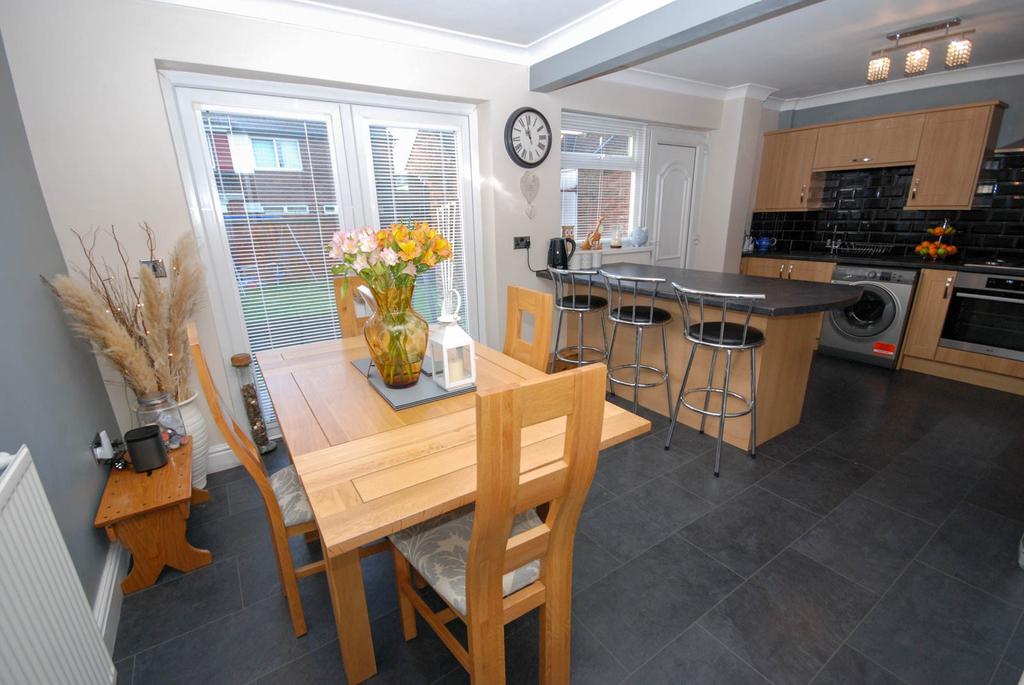 Cedar Grove, Hebburn 3 bed semidetached house £124,950