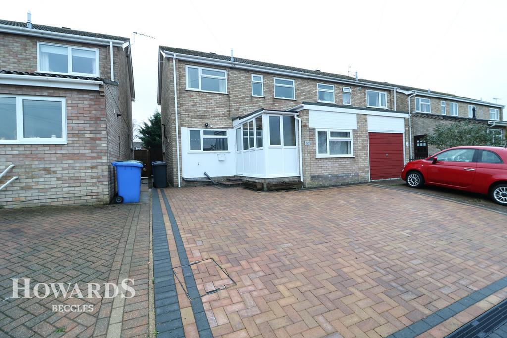 Glebe View, Beccles 4 bed semidetached house £230,000