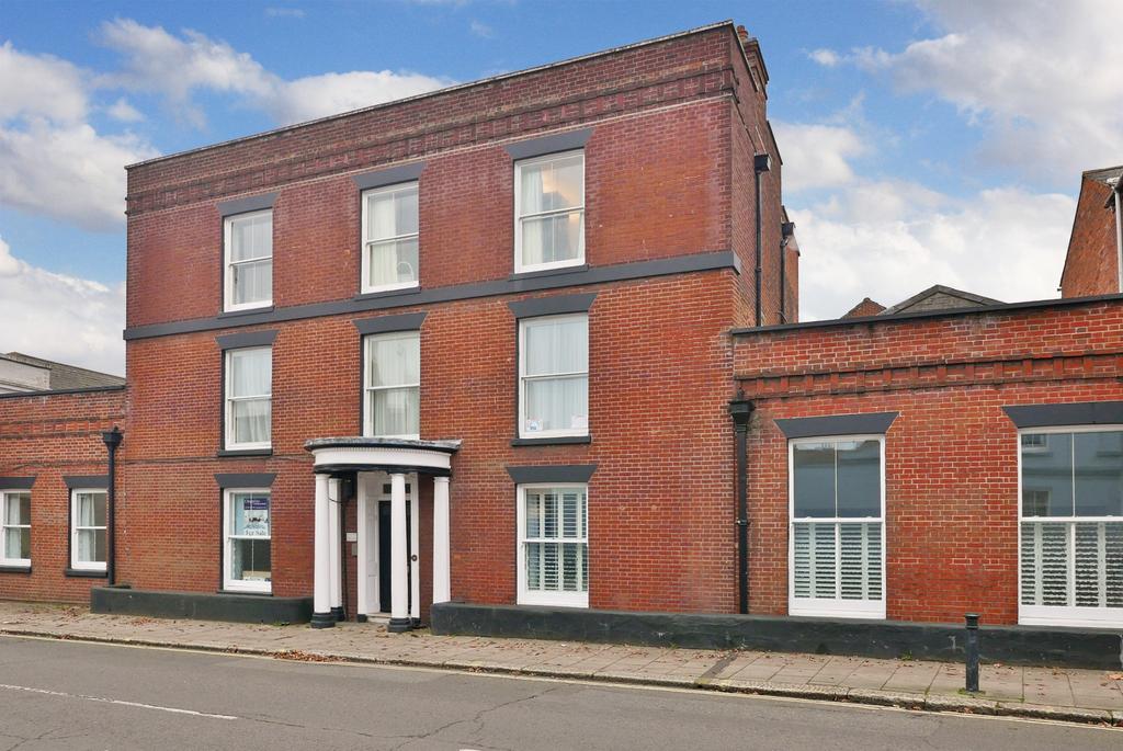 BURPHAM HOUSE, EAST STREET, FAREHAM 2 bed apartment £199,950