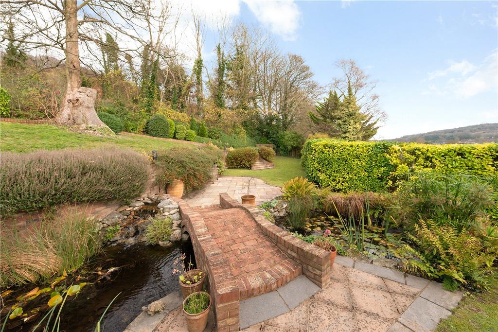 Chisnall Road, River, Dover, Kent, CT17 6 bed detached house for sale