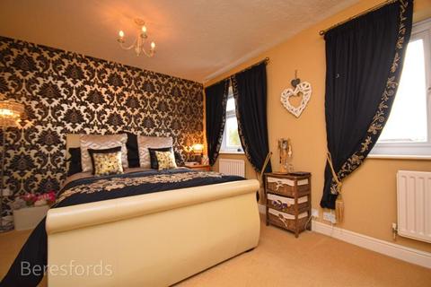 14 Falcon Fields, Maldon, CM9 6YA