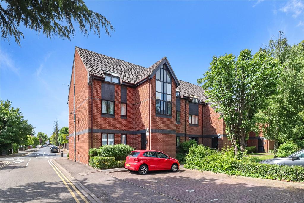 Elton Park, Watford, Hertfordshire, WD17 1 bed flat £240,000