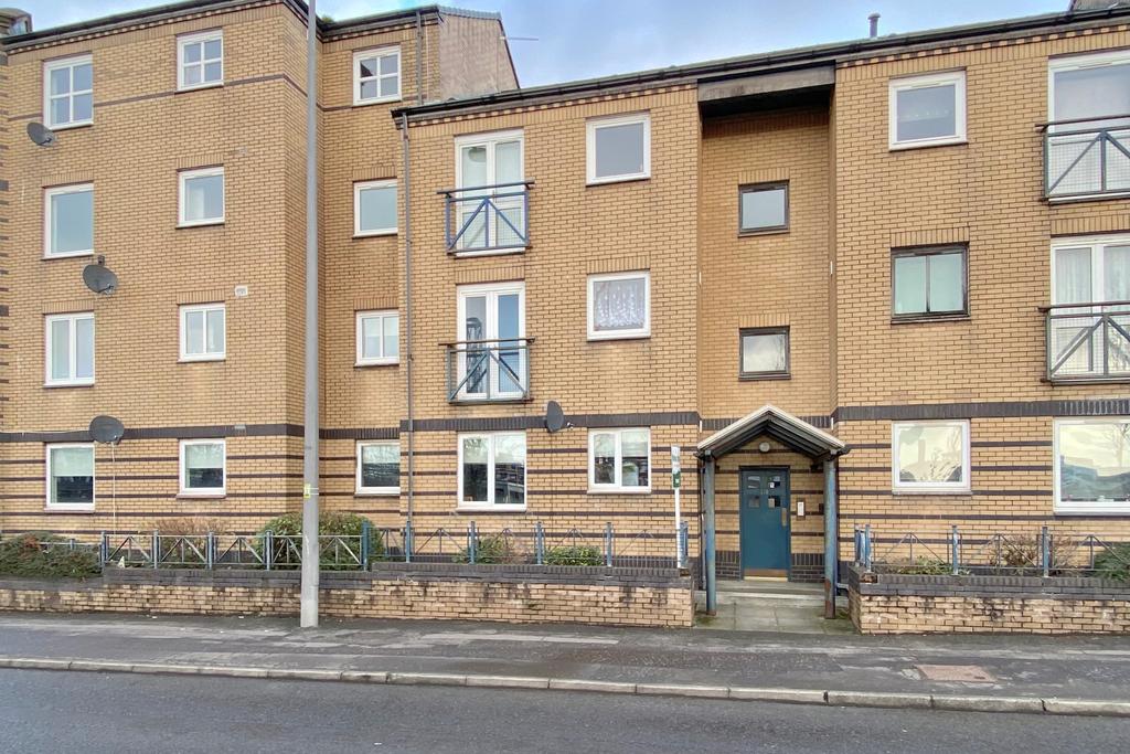 Flat 2 113 Glasgow Road, Clydebank, G81 1QH 2 bed flat £76,000
