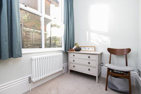 12 Russell Road, Buckhurst Hill, IG9 5QJ
