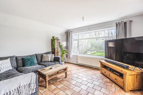 65 Blakes Avenue, Witney, OX28 3SU