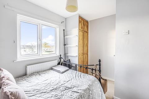 65 Blakes Avenue, Witney, OX28 3SU