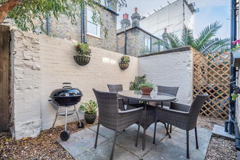11 Delia Street, London, SW18 2BT