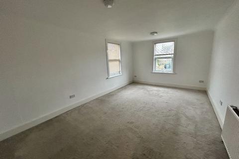 2 bedroom flat to rent, Prices Avenue - Margate