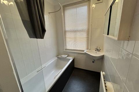 2 bedroom flat to rent, Prices Avenue - Margate