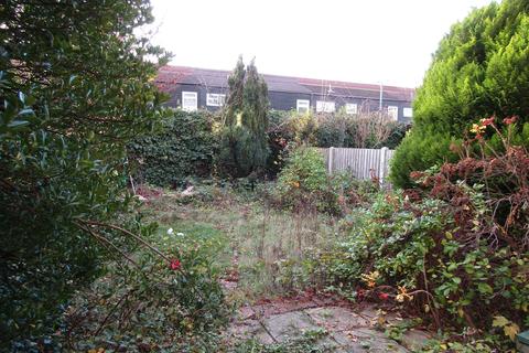 14 Yellowpine Way, Chigwell, IG7 4BA