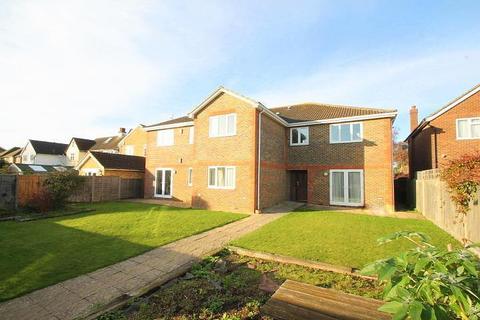Flat 5, Kingswood Court, 46 Gordon Road, Ashford, TW15 3EU