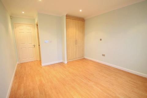 Flat 5, Kingswood Court, 46 Gordon Road, Ashford, TW15 3EU