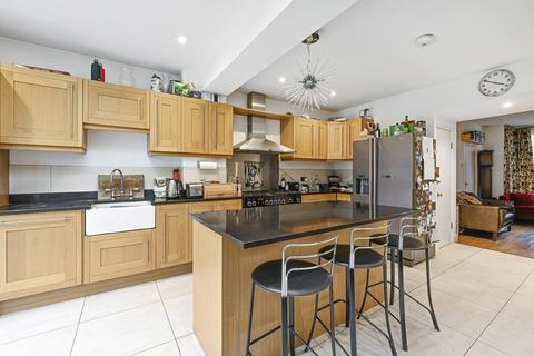 79 Riverview Grove, London, W4 3QP