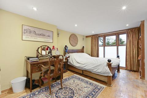 79 Riverview Grove, London, W4 3QP