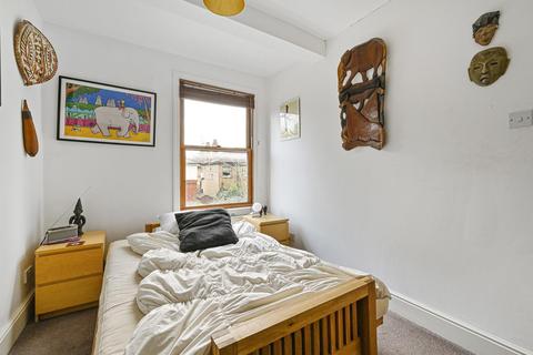 79 Riverview Grove, London, W4 3QP