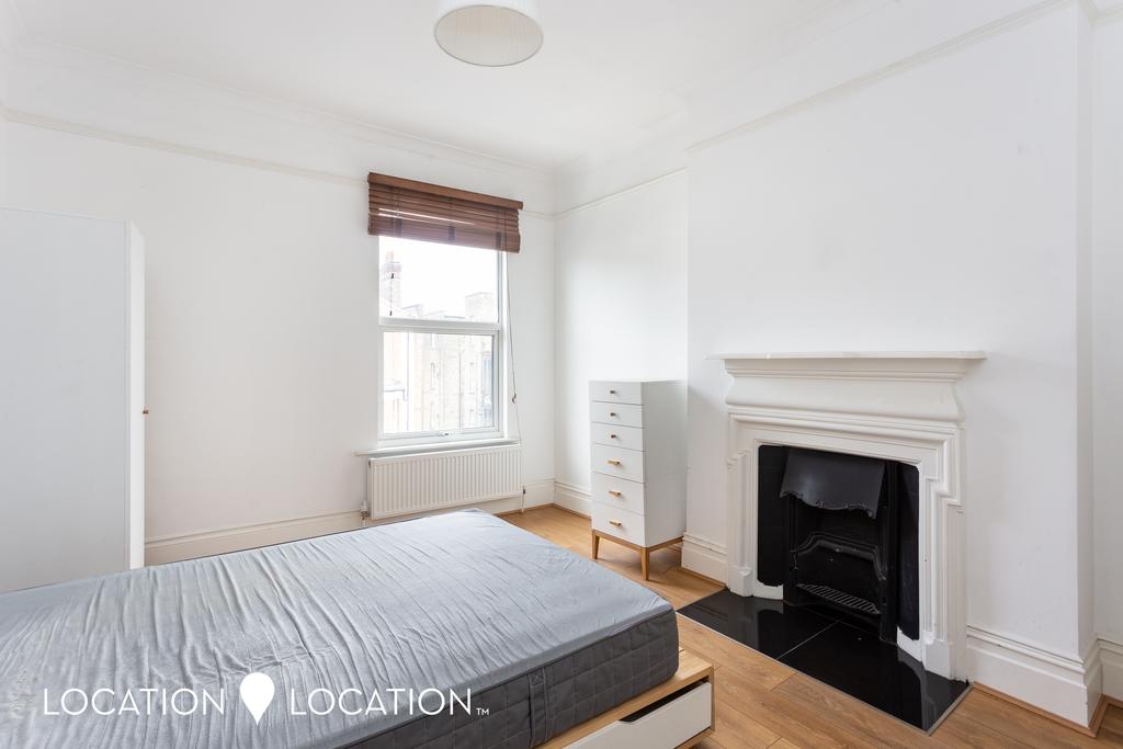 050920204 LLSN  Carlton Mansions Holmleigh Road...