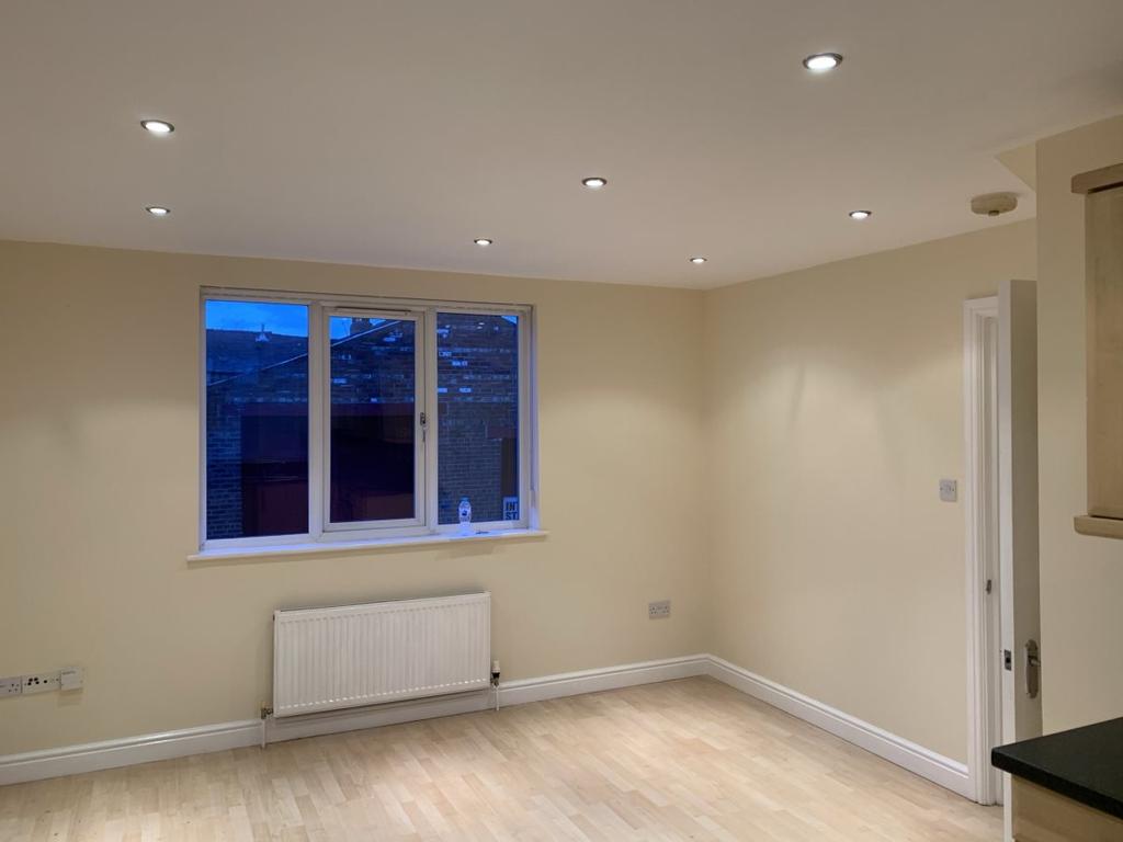 Newton Court, Barnsley 2 bed apartment £525 pcm (£121 pw)