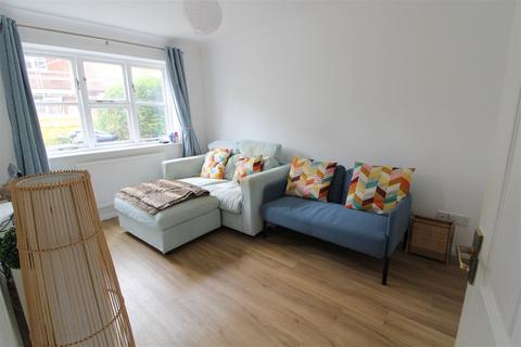 4 bedroom end of terrace house to rent, Portland Mews, Beaconsfield Close, Burgess Hill, RH15