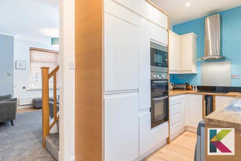 40 Chew Valley Road, Greenfield, Oldham, OL3 7DA