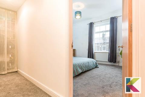 40 Chew Valley Road, Greenfield, Oldham, OL3 7DA