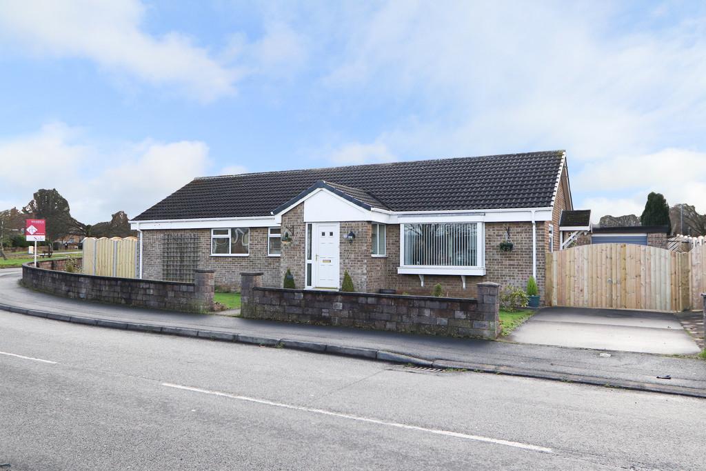 St. Philips Drive, Hasland, Chesterfield 4 bed detached bungalow £350,000