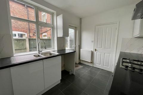 3 bedroom terraced house to rent, Talbot Street, Church Gresley