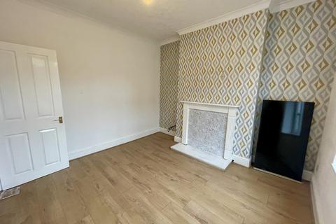 3 bedroom terraced house to rent, Talbot Street, Church Gresley